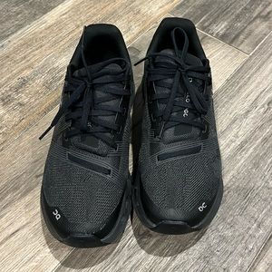 Like New On Running Women’s Cloudgo Sneakers Black / Eclipse in Size 7.5
